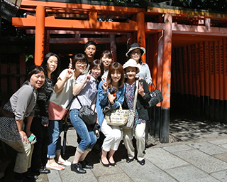 毎年温泉旅行又は東京ディズニーリゾート（いずれも1泊）へご招待！